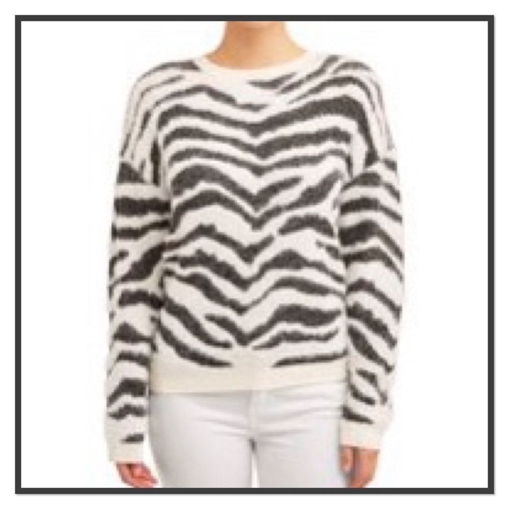 Time & Tru  XXL/2XG Zebra Print Fuzzy Pullover Sweater (20)